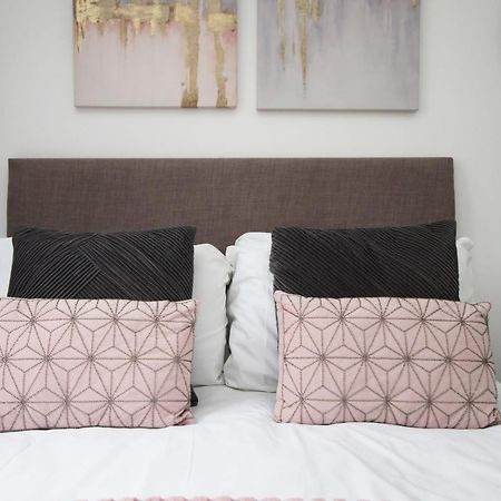 Beachview By Mia Living Close To Beach, Free Parking, Modern 2 Bedroom Apartment บาร์รี ภายนอก รูปภาพ